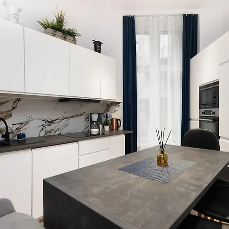 Apartament Sarego Center *
